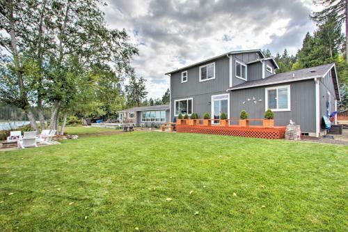 Waterfront Allyn Home With Fire Pit And Backyard!