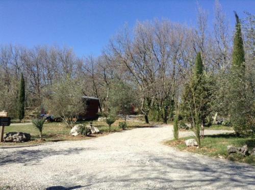 Roulottes Et Cabanes De Saint Cerice