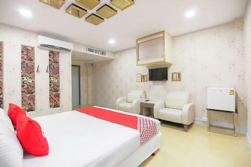 Hotel Oyo 1002 Pinklao Resort