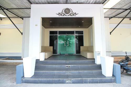 Hotel Oyo 1002 Pinklao Resort