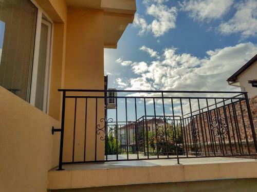 Beauty House Apartments & Rooms