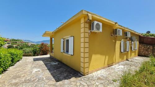 Village Home Next To The Sea