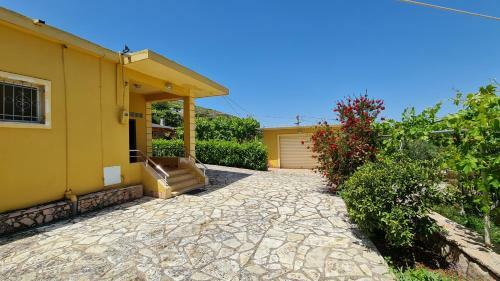 Village Home Next To The Sea