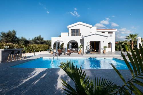 Cocoon Luxury Villa, Coral Bay, Peyia