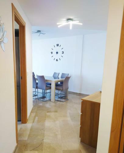 Apartamento En Sol, Ador