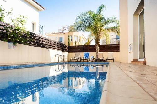 Crystal Blue Villa In A Perfect Location