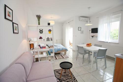 Apartamentos Seaview Holiday House Mali Rog