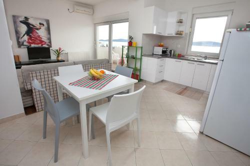Apartamentos Seaview Holiday House Mali Rog