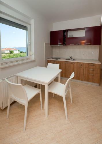 Apartamentos Seaview Holiday House Mali Rog