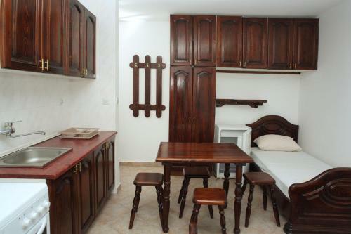 Hostal Rooms & Apartments Anka
