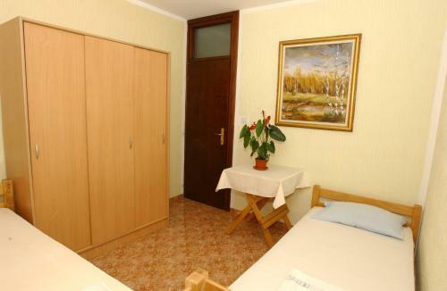 Hostal Rooms & Apartments Anka