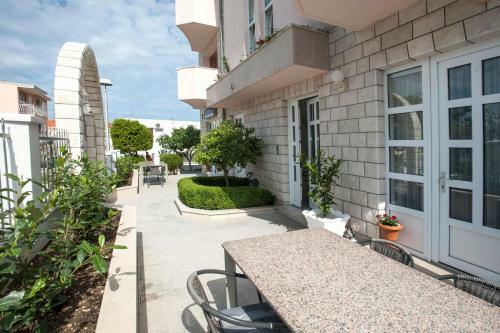 Hostal House Bacak - Apartment & Wellness-studio