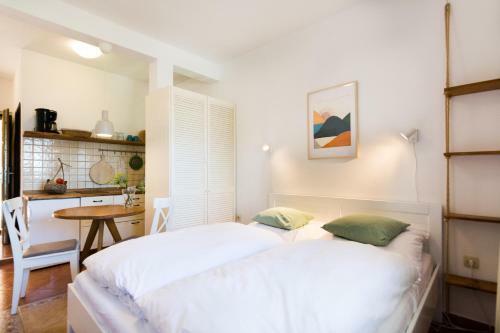 Apartments Makii