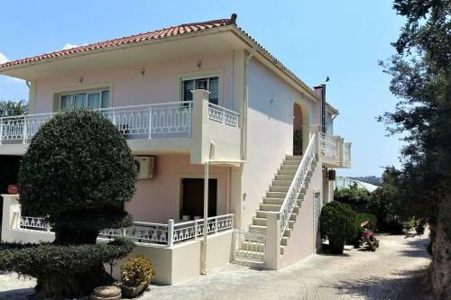 Sea And Mountains View Apartment