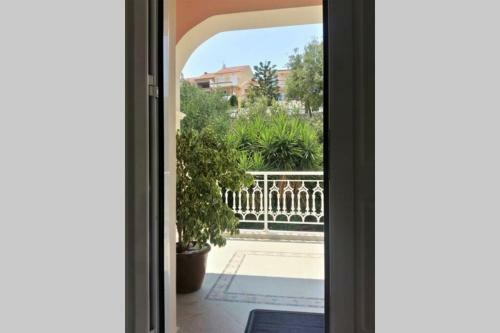 Sea And Mountains View Apartment