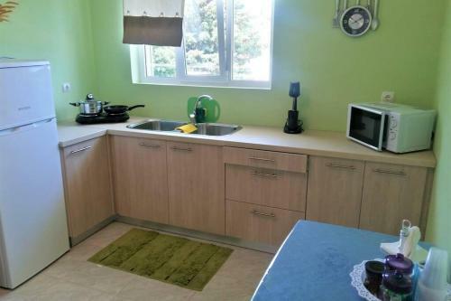 Sea And Mountains View Apartment