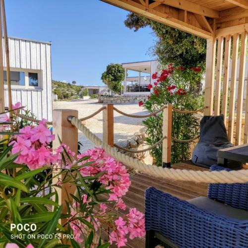 Bungalow On The Beach - Buqez Eco Resort