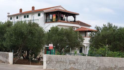 Apartments Carevi Dvori