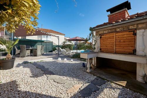 Apartamentos Holiday Home Dino & Lea
