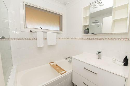 Villa 4 On March, Private & Cosy, Cbd, Free Wifi