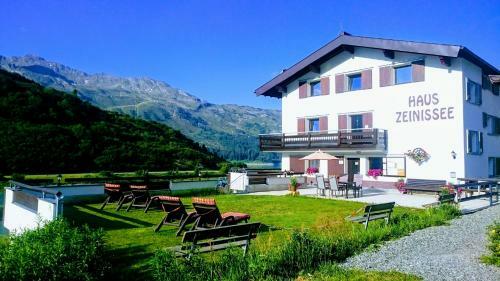 Hostal Haus Zeinissee