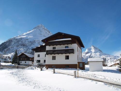 Bed & Breakfast Haus Vereina