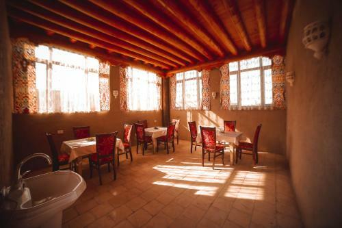 Hostal Oqilanur Guest House