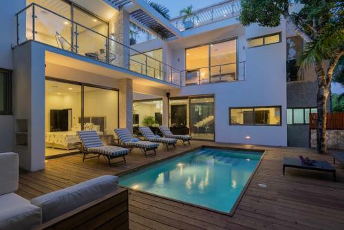 Villa Las Olas With Security, Rooftop, Pools, Golf In Gran Bahia Principe