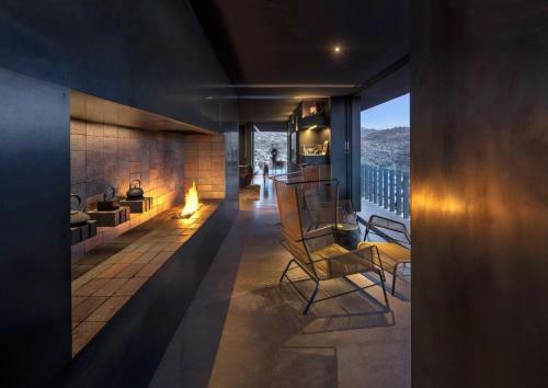 5 Acre Desert Sanctuary With Luxury Amenities