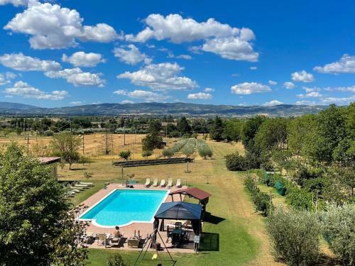 Rustic Holiday Home In Assisi With Swimming Pool