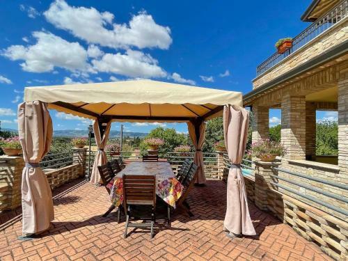Rustic Holiday Home In Assisi With Swimming Pool
