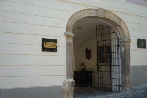 Apartman La Boheme, Rezidencia Opera