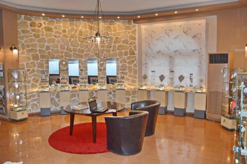 Alia Palace Luxury Hotel And Villas