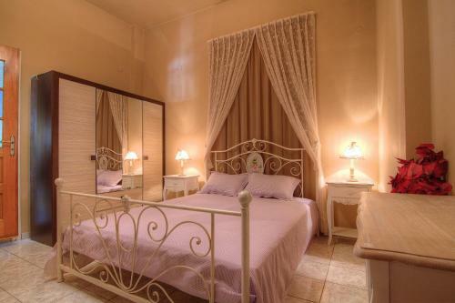 Alexander Villa