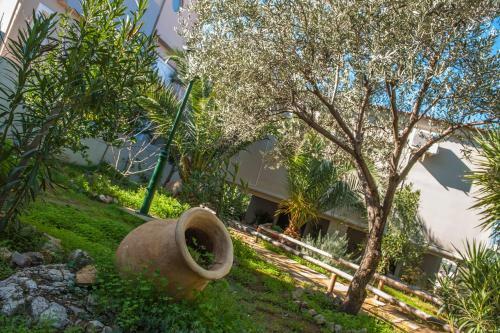 Hostal Iliothea