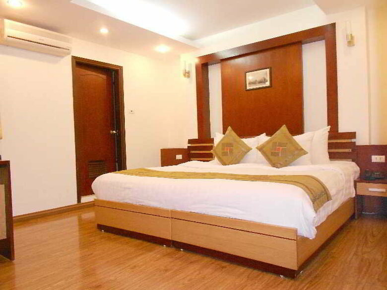 Rising Dragon Palace Hotel