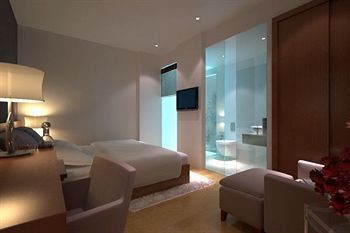 Rising Dragon Palace Hotel