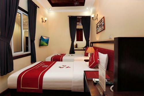 Posh Hotel