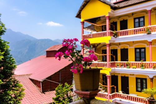 Auberge Dang Trung Hotel