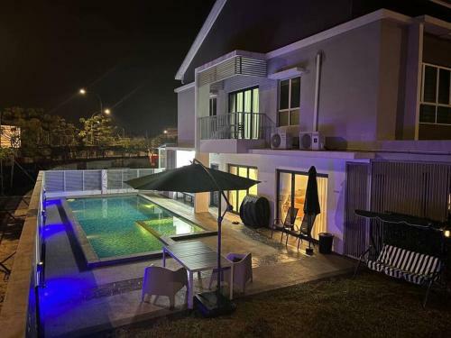 Anjung Serene + Private Pool (10 Pax) @ Semenyih