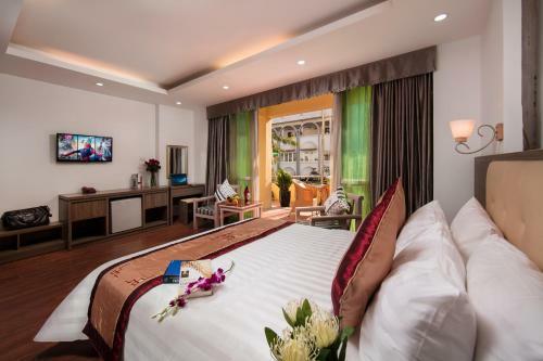 Van Mieu Hotel