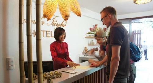 Hotel Legenda Tay Ho