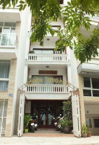 Hotel Legenda Tay Ho