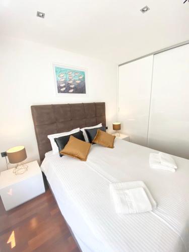 Apartment Santorini Krk With Private Pool