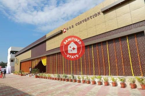 Hotel Oyo 91745 Dgb Convention Lodge