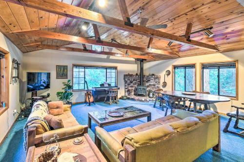 Pioneer Cabin With Fire Pit, 2 Furnished Decks!