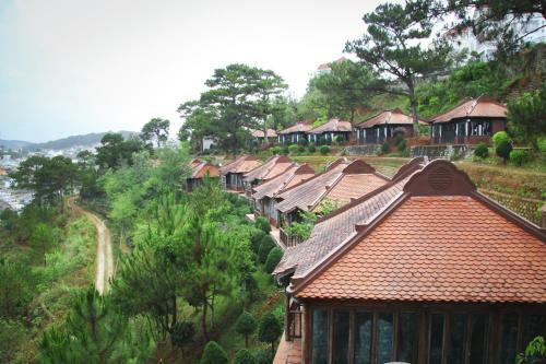Hotel Osaka Village Dalat