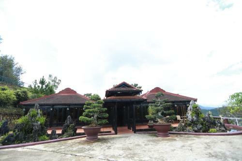 Hotel Osaka Village Dalat