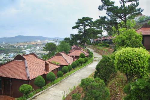 Hotel Osaka Village Dalat