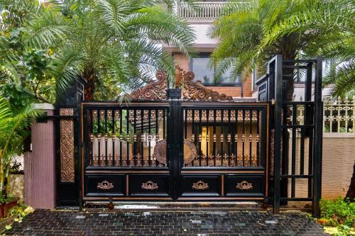 Villa Saffronstays Evelyn Greens, Lonavala